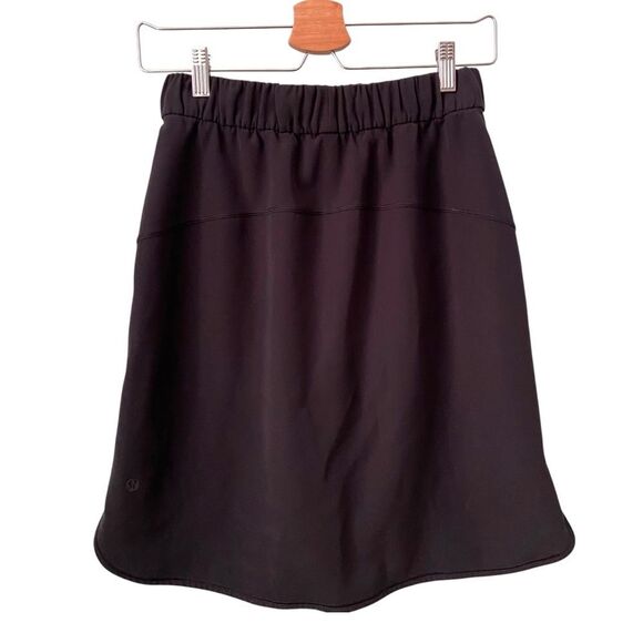 Lululemon On The Fly Black Drawstring Skirt in Size 6 - Picture 2 of 5